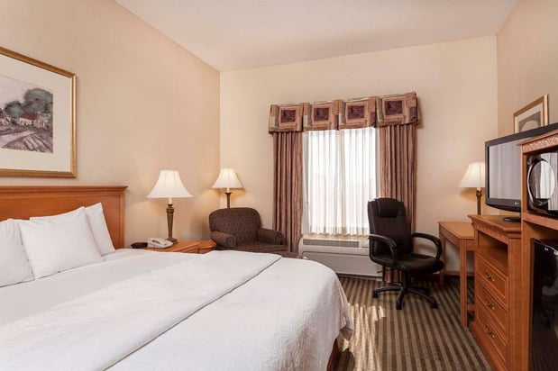 Images Hampton Inn & Suites Chicago Addison