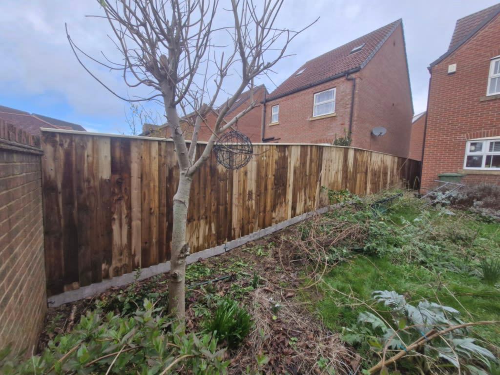 Lincs Fencing & Gardening Services Lincoln 07534 638577