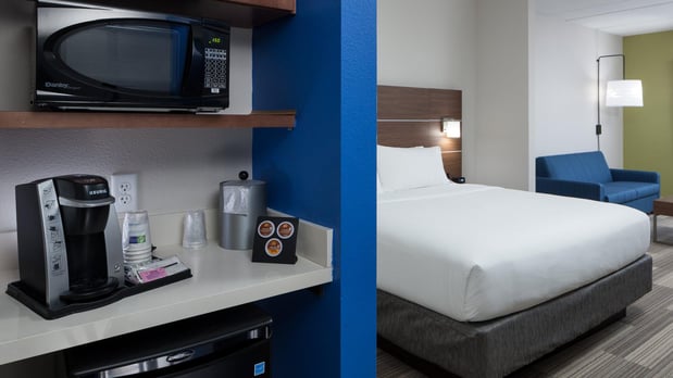 Images Holiday Inn Express & Suites Orlando at Seaworld by IHG