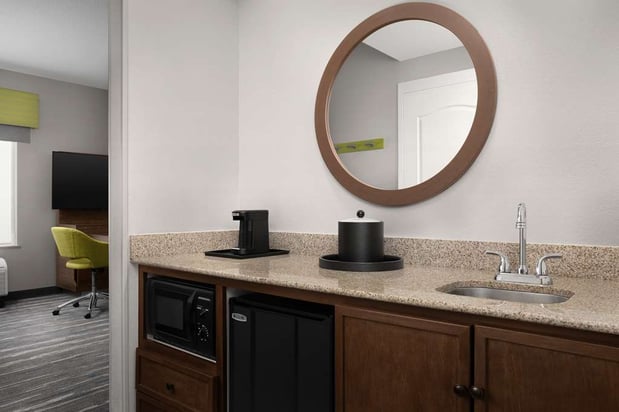 Images Hampton Inn & Suites Durham/North I-85