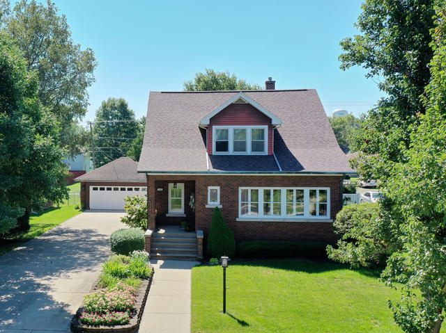 Images Leanne Provost Broker Berkshire Hathaway HomeServices Speckman Realty