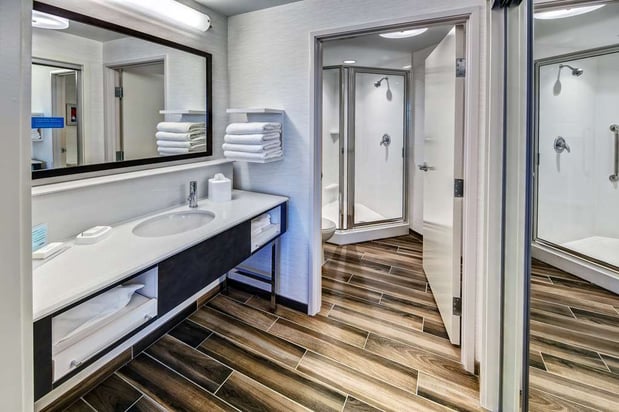 Images Hampton Inn & Suites Franklin Berry Farms