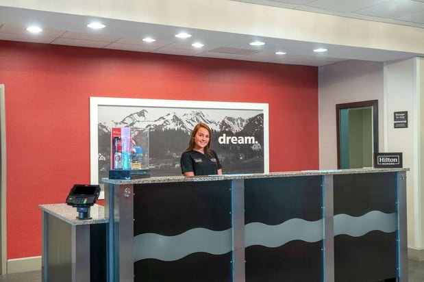 Images Hampton Inn & Suites Roanoke Airport