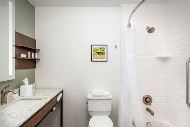 Images Hilton Garden Inn Davis Downtown