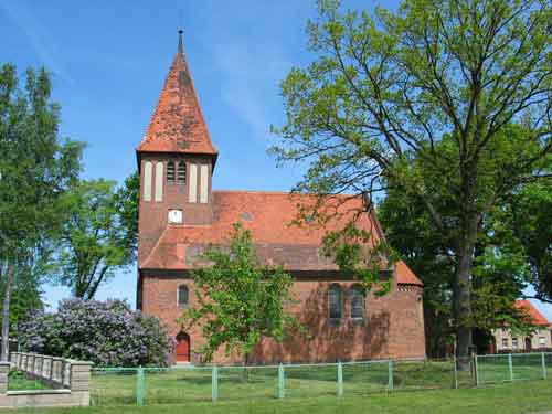 Kirche Damelack - Pfarrsprengel Breddin-Barenthin, Dorfstraße 71 in Breddin
