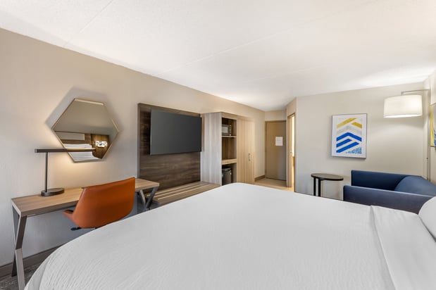 Images Holiday Inn Express Crestwood by IHG
