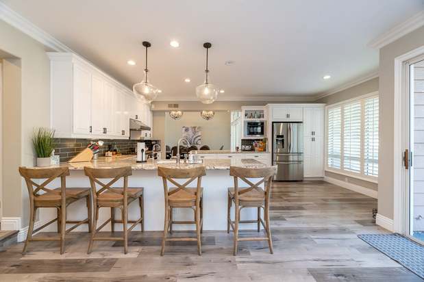Images Summit Way Realty