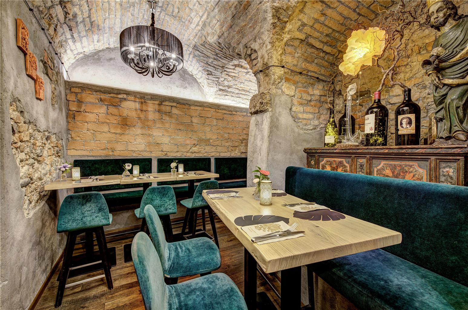 Hotel Goldener Adler, BW Signature Collection, Herzog - Friedrich Str 6 in Innsbruck