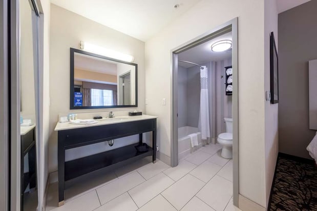 Images Hampton Inn & Suites DuPont