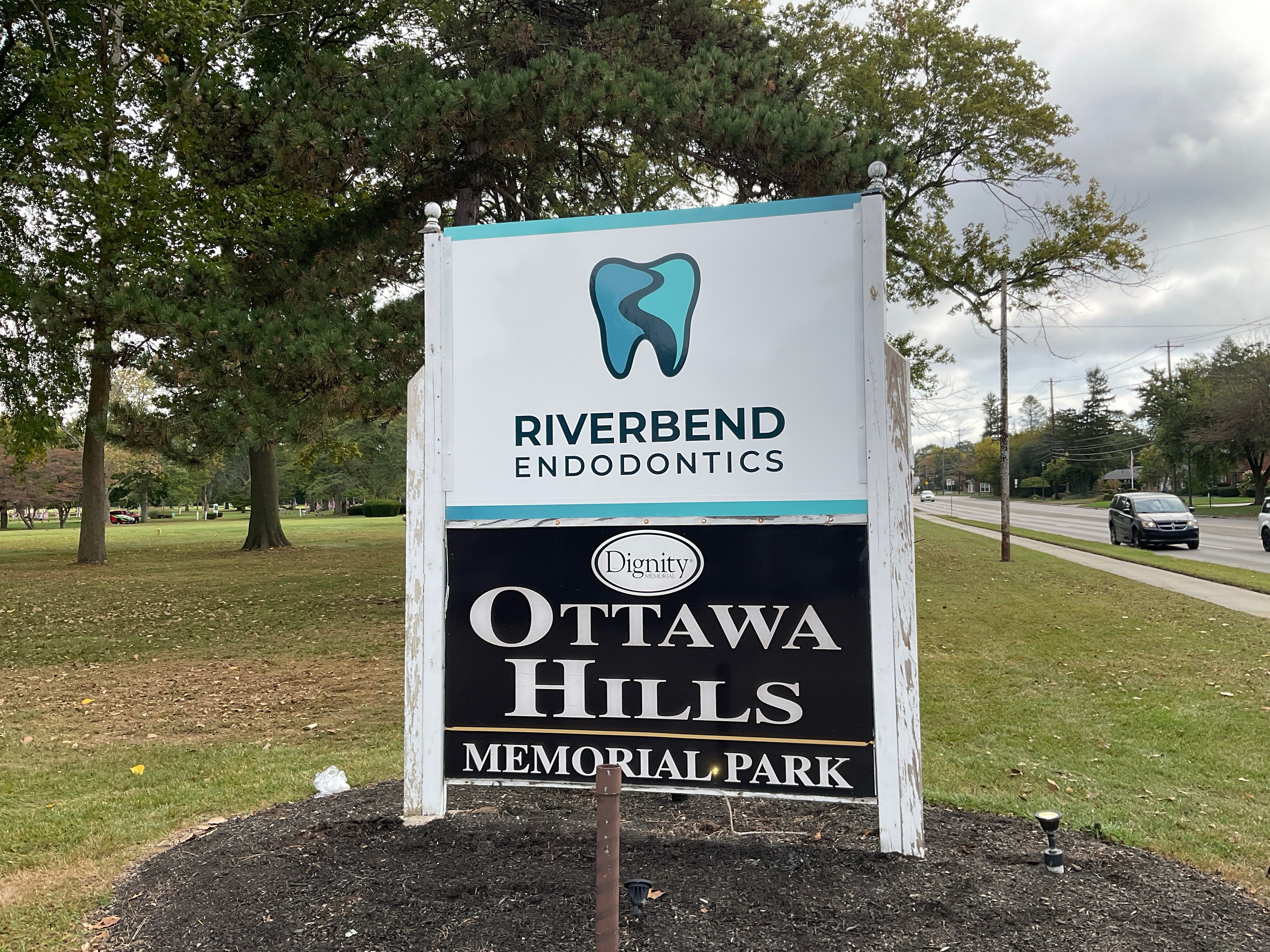 Riverbend Endodontics Image