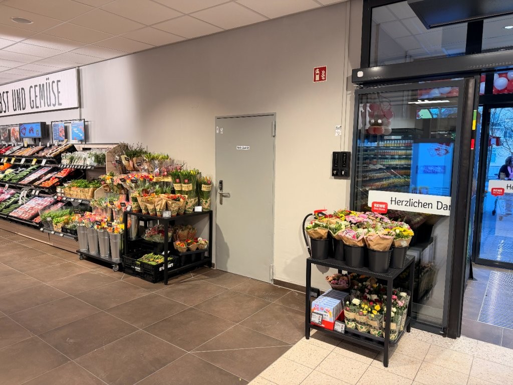 REWE, Unterfeldring 1 in Vierkirchen/Esterhofen