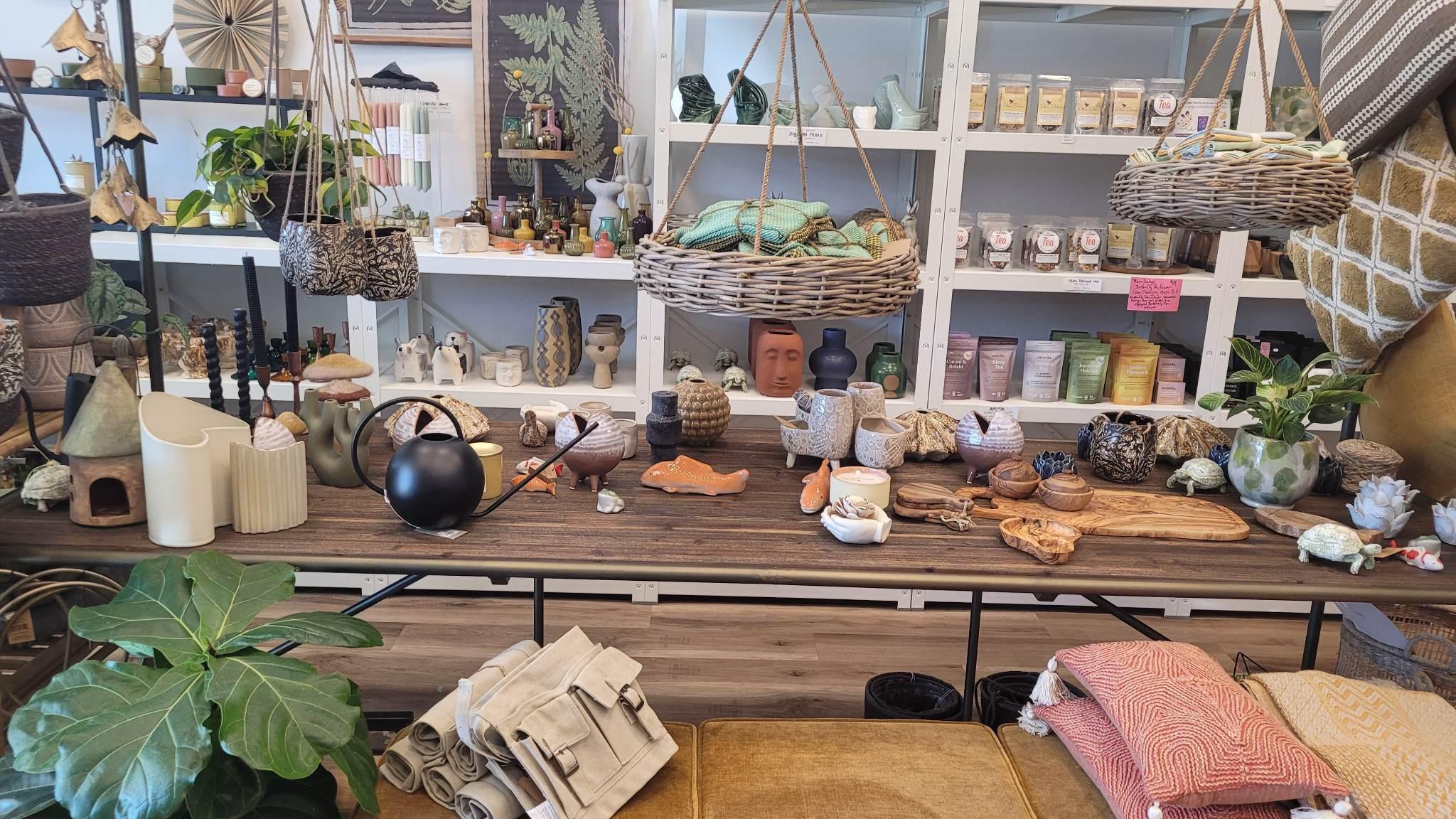 Ginger Road Wellness & Spa also has a beautiful gift shop for self-care products! â¨ From luxurious bath salts and essential oils to soothing candles and organic skincare, you'll find the perfect treat for yourself or a loved one. ââï¸ Discover our carefully curated selection of products designed to help you unwind, rejuvenate, and embrace the art of self-love.  GingerRoadWellnessAndSpa  GiftShop  SelfCare  Wellness  Spa  Relaxation  PamperYourself  TreatYourself  SelfLove  Wellbeing  NaturalProducts  OrganicSkincare  EssentialOils  Candles  BathSalts  GiftIdeas  SpoilYourself