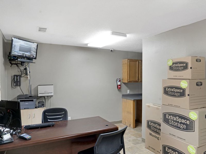 Images Extra Space Storage