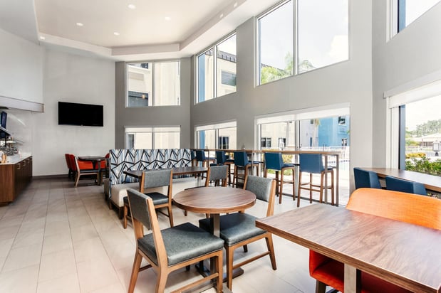Images Holiday Inn Express Clearwater East - Icot Center by IHG