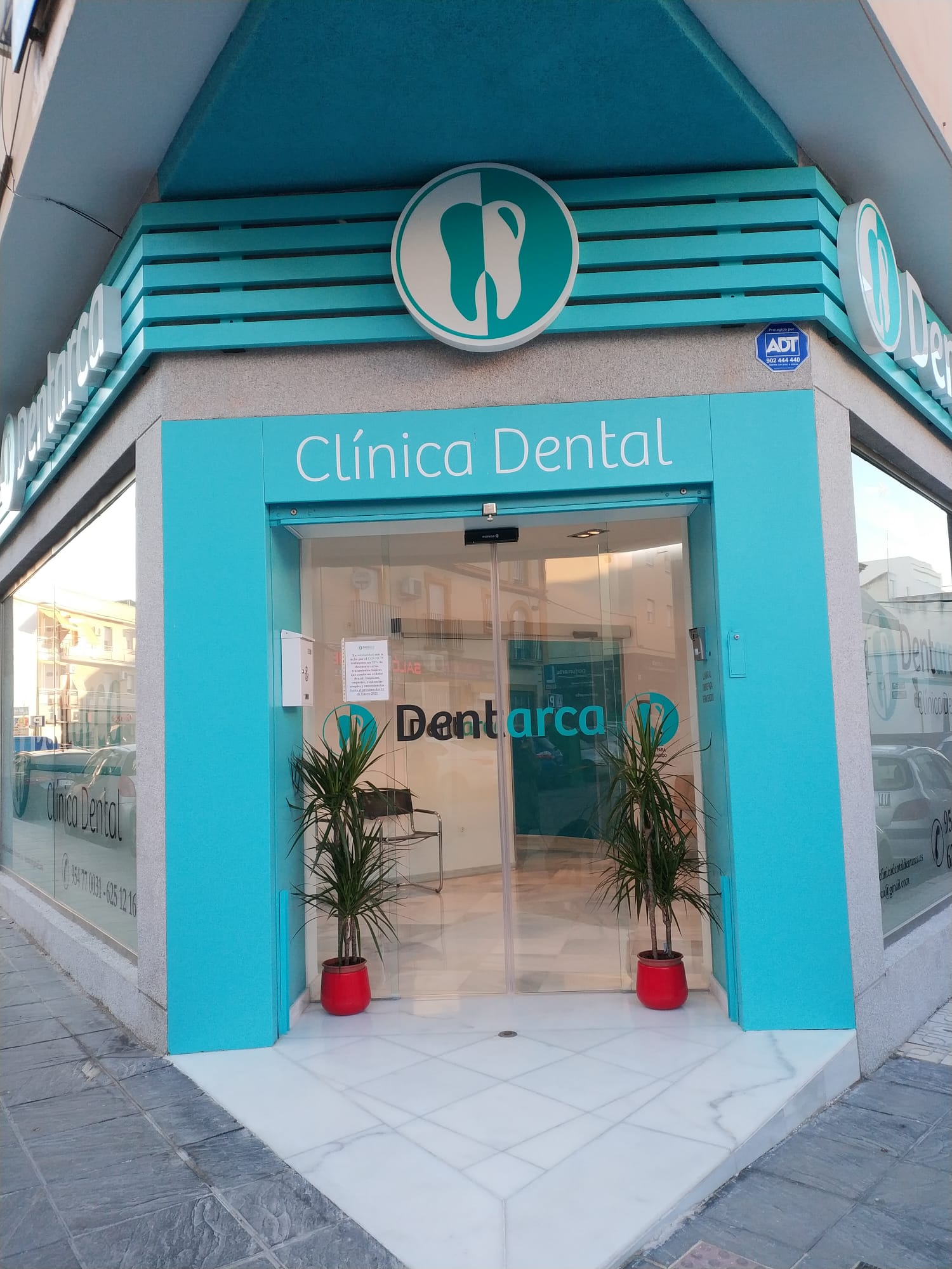 Images DENTARCA CLINICA DENTAL S.C.P