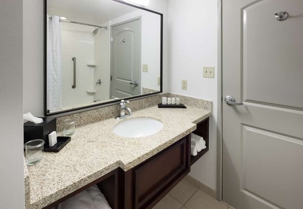 Images Embassy Suites by Hilton Tampa Brandon