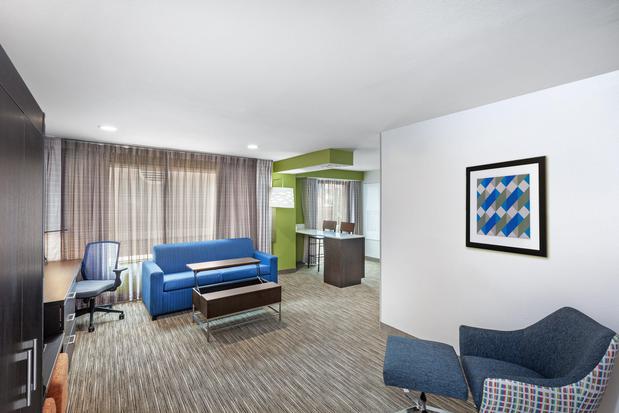 Images Holiday Inn Express & Suites Baton Rouge East by IHG