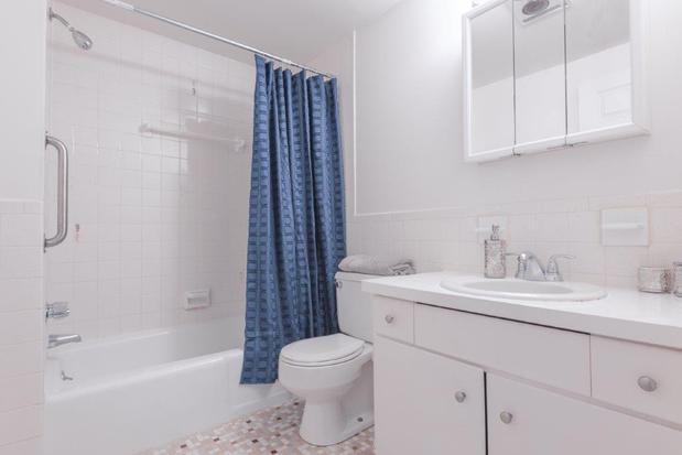 Images King's Court Manor Apartment Homes