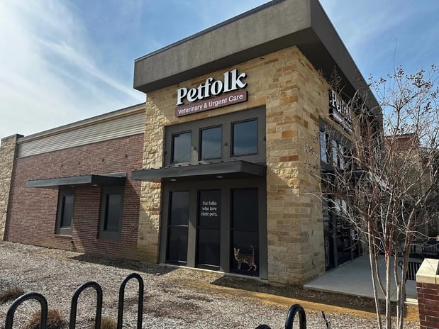 Images Petfolk Veterinary & Urgent Care - Mansfield