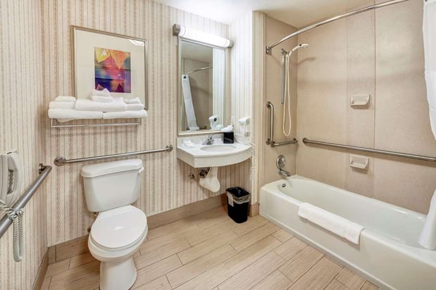 Images Hilton Garden Inn Portland Airport