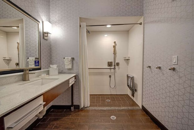 Images Hampton Inn & Suites Rockville Centre