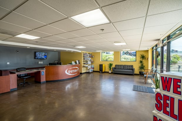 Images U-Stor-It Self Storage - Lincoln Park