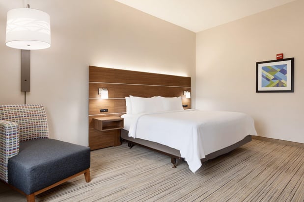 Images Holiday Inn Express & Suites Opelika Auburn by IHG