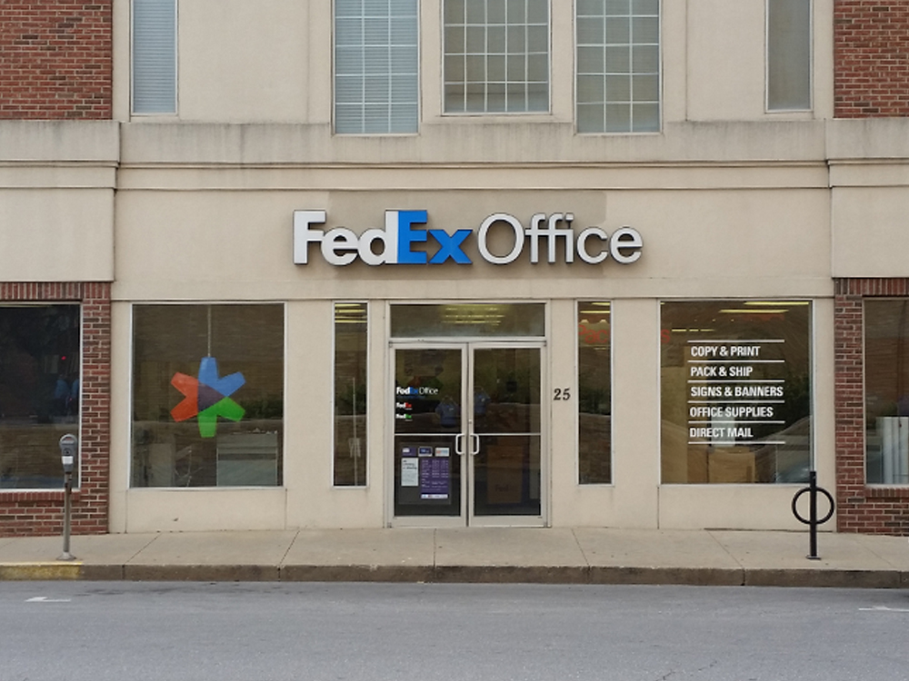 Exterior photo of FedEx Office location at 25 S 6th St\t Print quickly and easily in the self-service area at the FedEx Office location 25 S 6th St from email, USB, or the cloud\t FedEx Office Print & Go near 25 S 6th St\t Shipping boxes and packing services available at FedEx Office 25 S 6th St\t Get banners, signs, posters and prints at FedEx Office 25 S 6th St\t Full service printing and packing at FedEx Office 25 S 6th St\t Drop off FedEx packages near 25 S 6th St\t FedEx shipping near 25 S 6th St