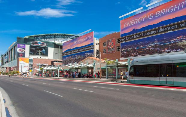 Images Holiday Inn & Suites Phoenix Airport North by IHG