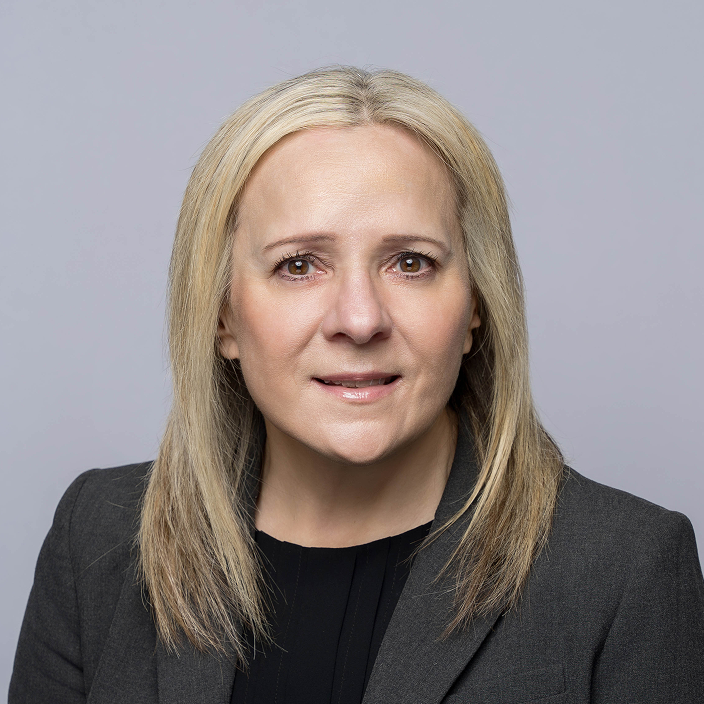 Joanne Kutchera headshot.