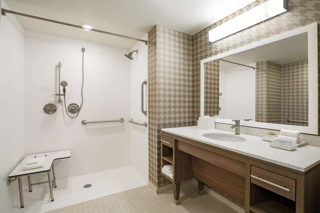 Guest room bath Home2 Suites by Hilton Mesa Longbow Mesa (480)545-6615