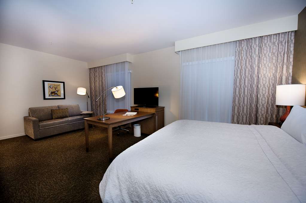 Images Hampton Inn & Suites by Hilton Truro