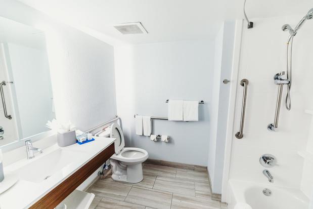 Images Holiday Inn Express Atlanta NE - I-85 Clairmont by IHG