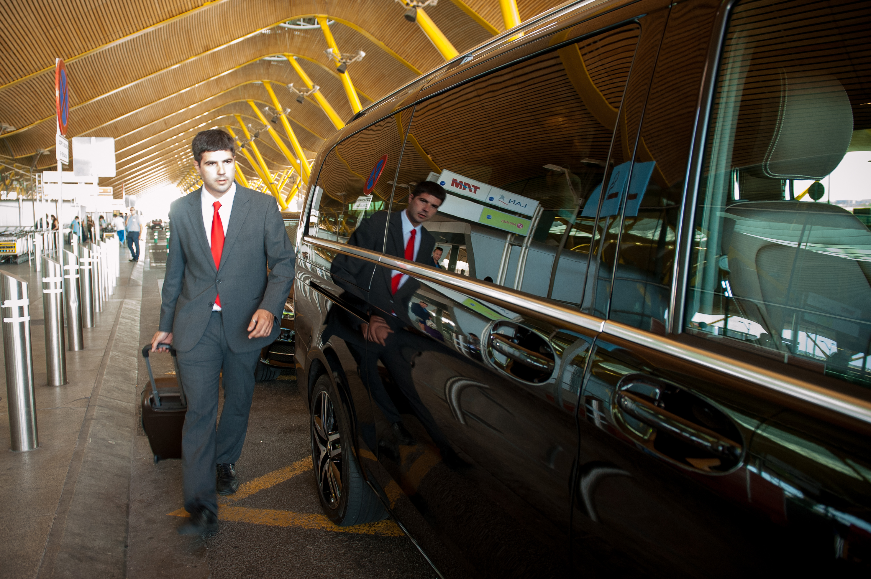 Images Be My Driver Alquiler de vehículos con conductor Madrid