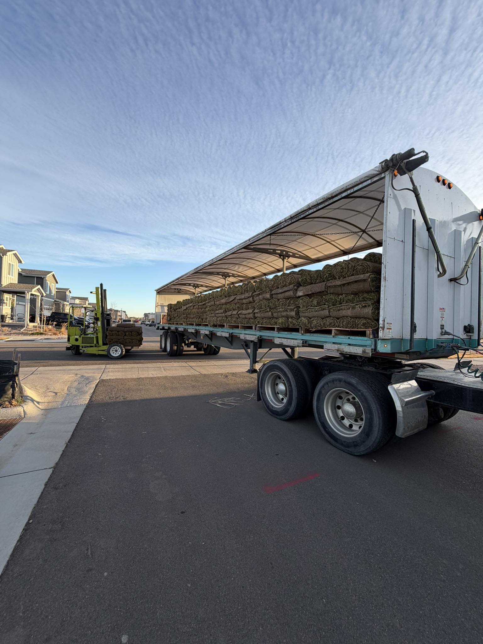 Saturday morning delivery of our Conservaturf™ HY-Performance hybrid sod!
Yes—we deliver Saturdays!!!
Sod or turf, we’ve got your yard covered.