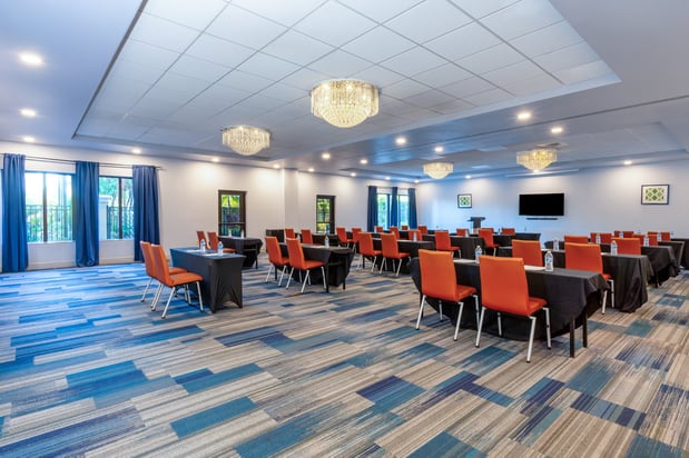 Images Holiday Inn Express & Suites Orlando - International Drive by IHG