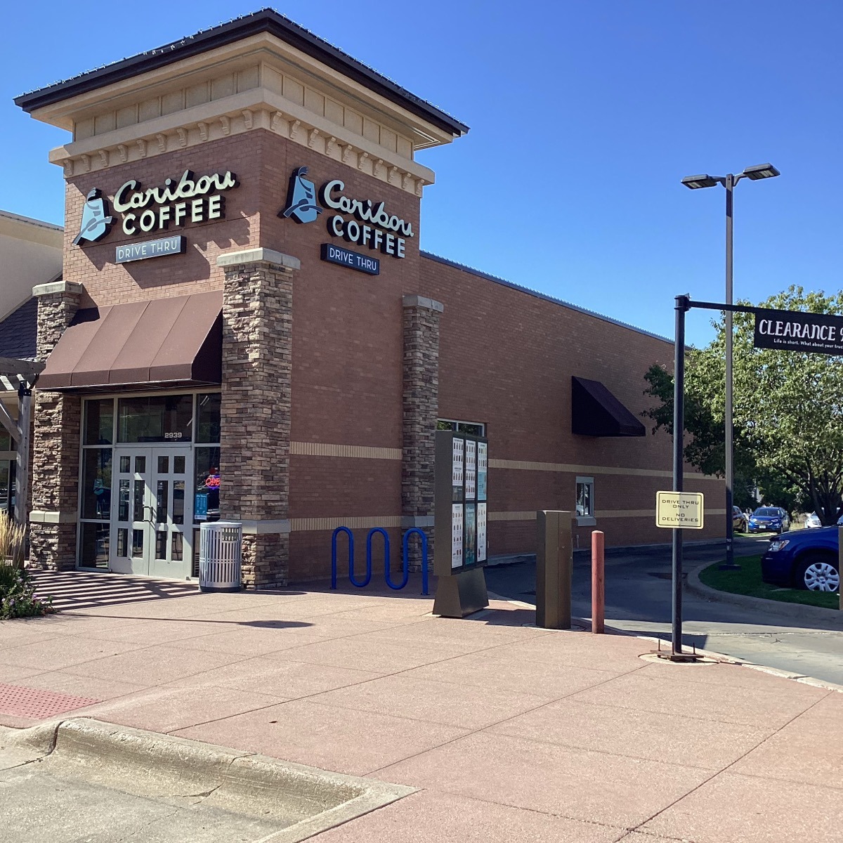 Storefront of the Caribou Coffee at 2939 Hamilton Boulevard in Sioux City