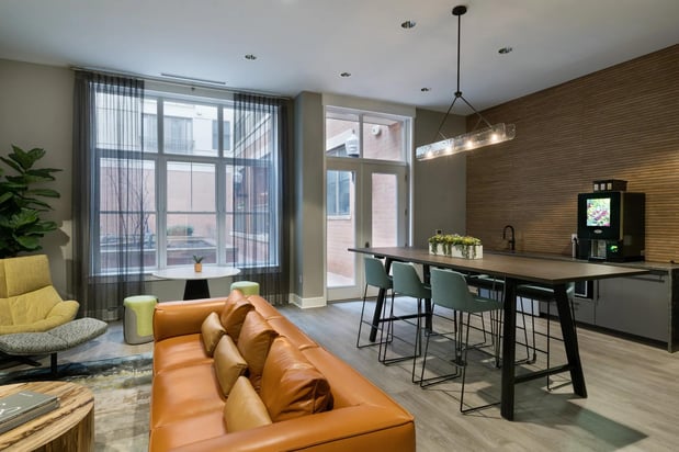 Images The Metropolitan at 40 Park