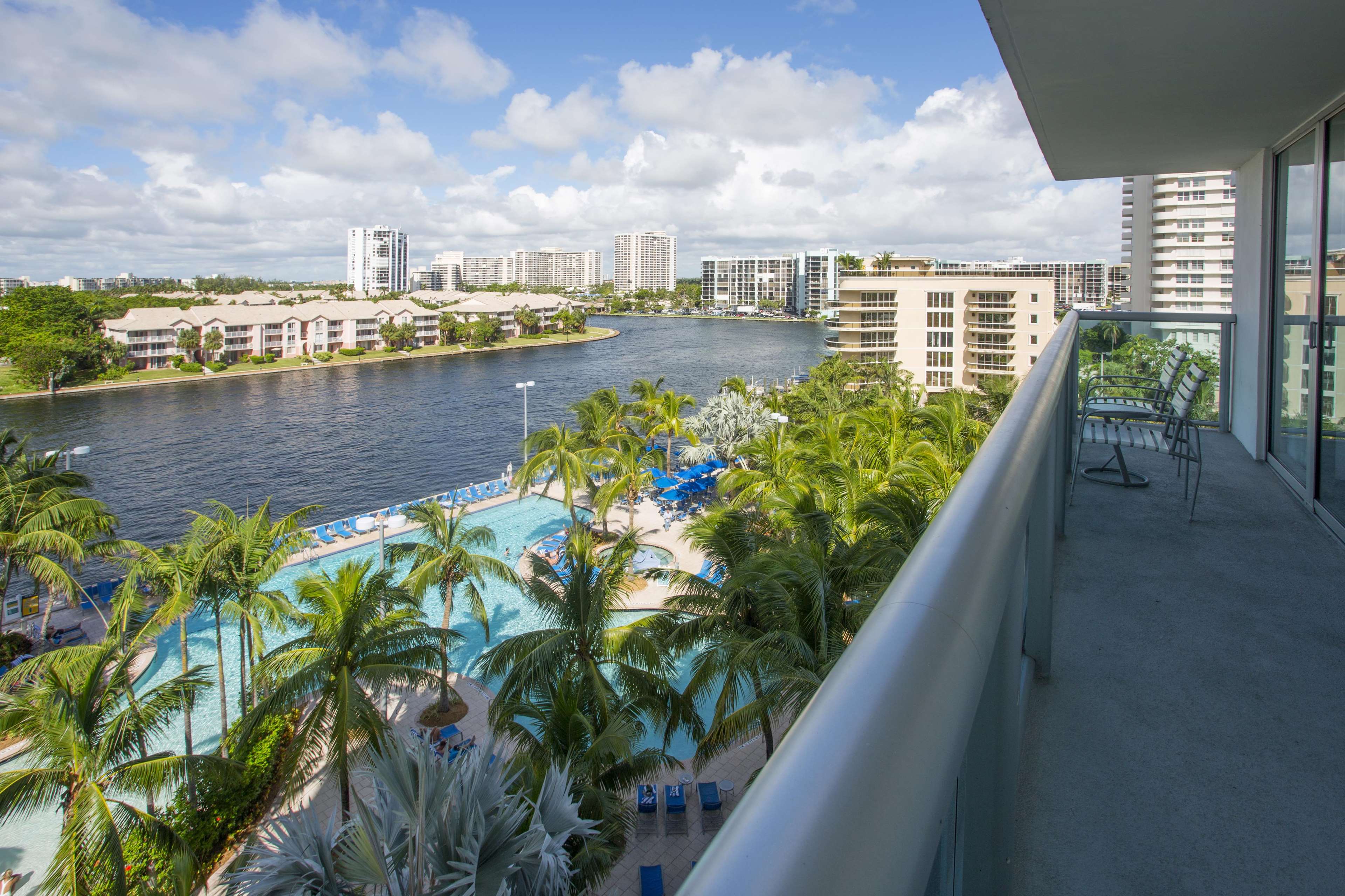 DOUBLETREE RESORT BY HILTON HOLLYWOOD BEACH