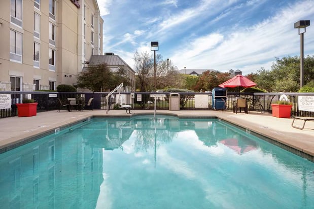 Images Hampton Inn & Suites Austin-Airport