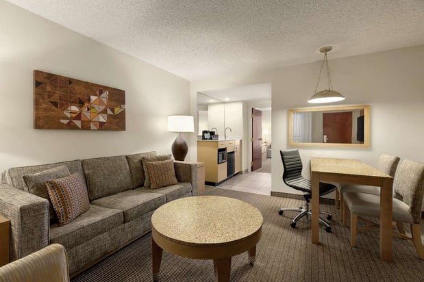 Images Embassy Suites by Hilton Denver International Airport
