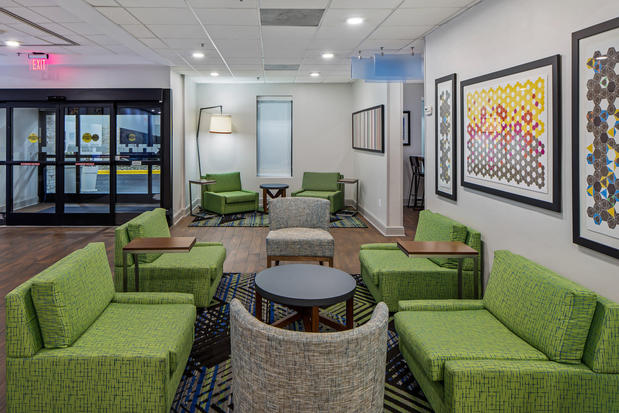 Images Holiday Inn Express Atlanta Airport-College Park by IHG