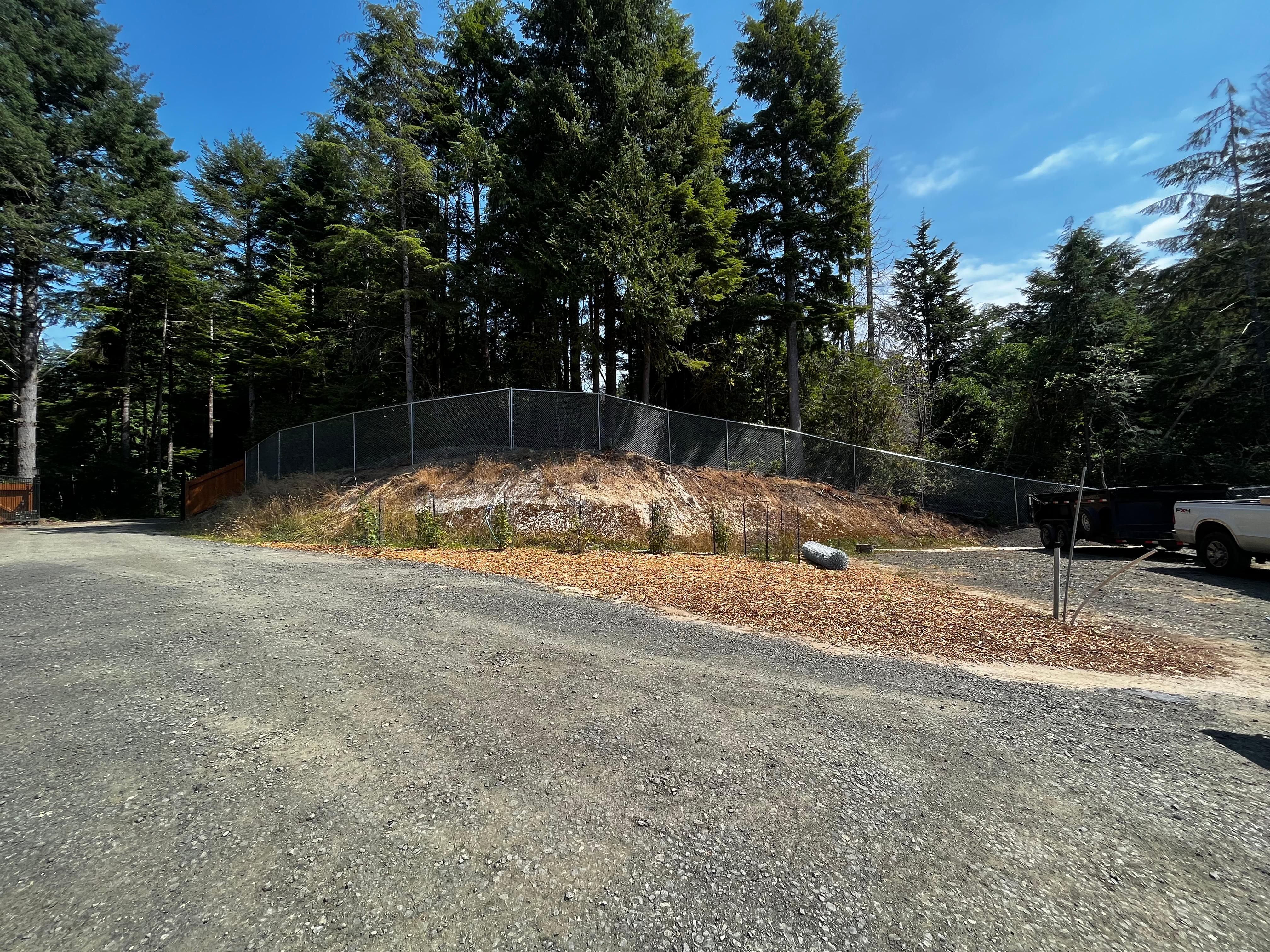 If you're looking for a reliable fencing company in Coos Bay, OR, with years of experience and a commitment to customer satisfaction, contact Cleveland Fencing and Contracting, LLC for all your fencing needs.