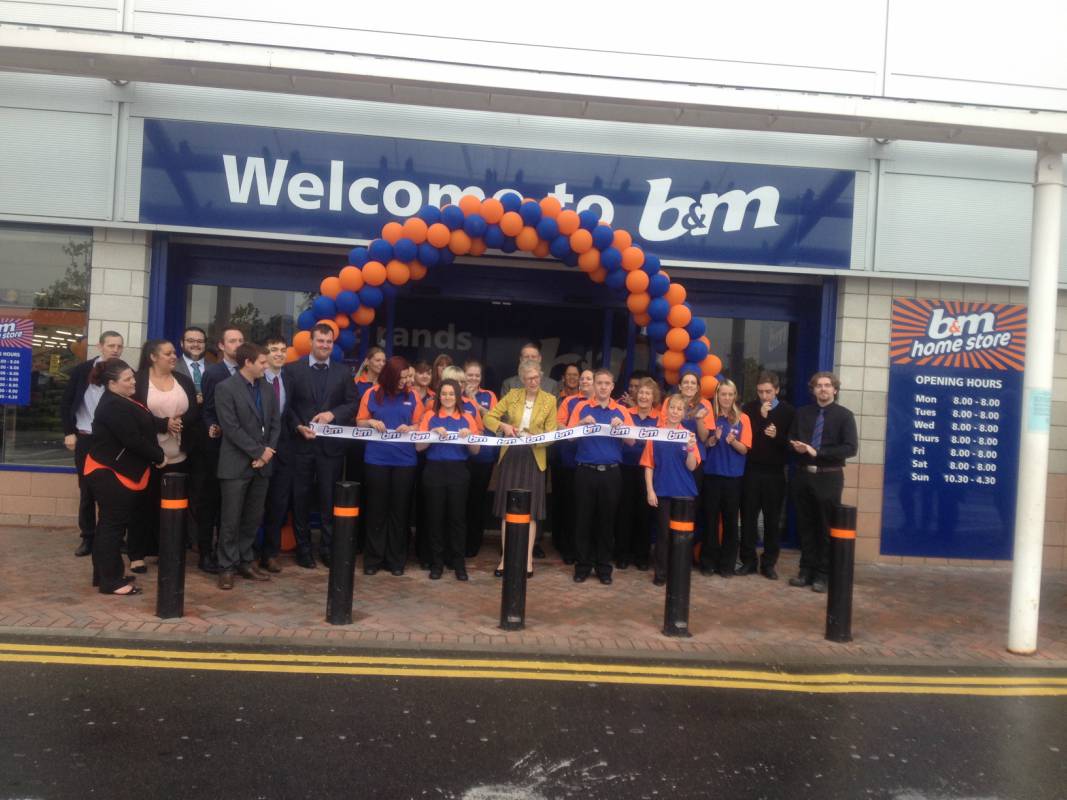 B&M's new Bristol store is opened by Lord Mayor Councillor Clare Champion-Smith and representatives from St Peter’s Hospice