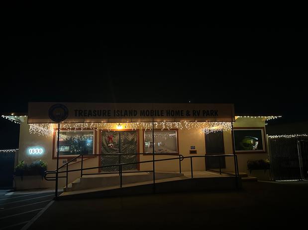 Images Treasure Island Mobile Home & RV Park