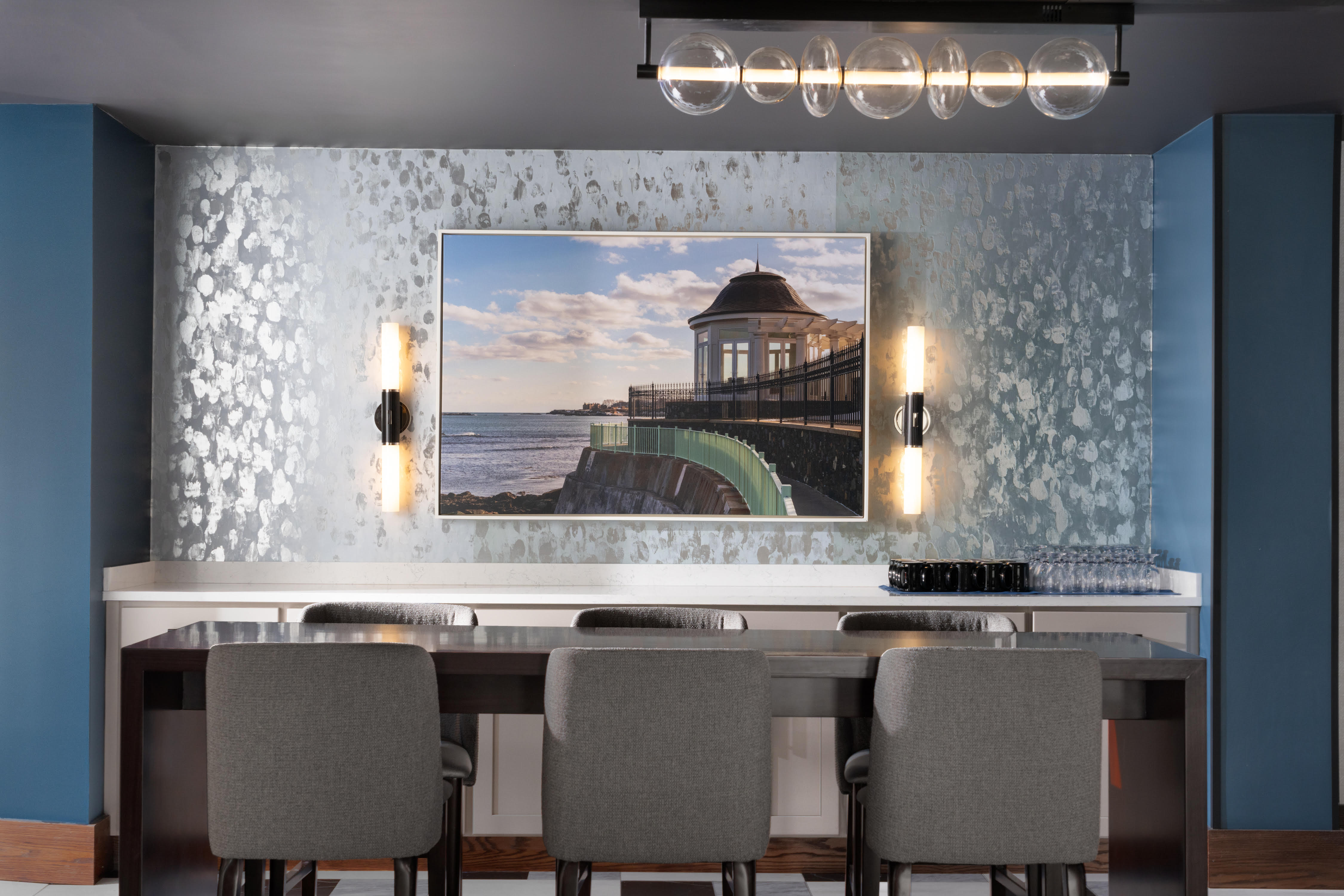 Blu Bar & Restaurant Image