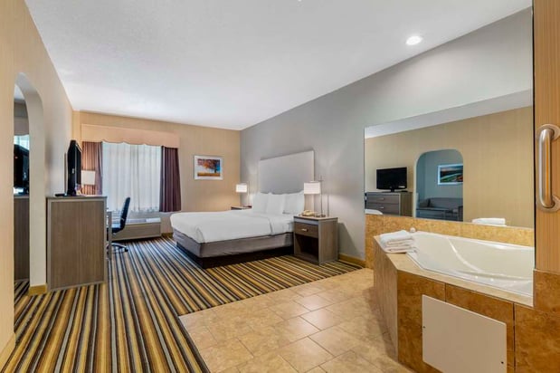 Images Best Western Plus New England Inn & Suites
