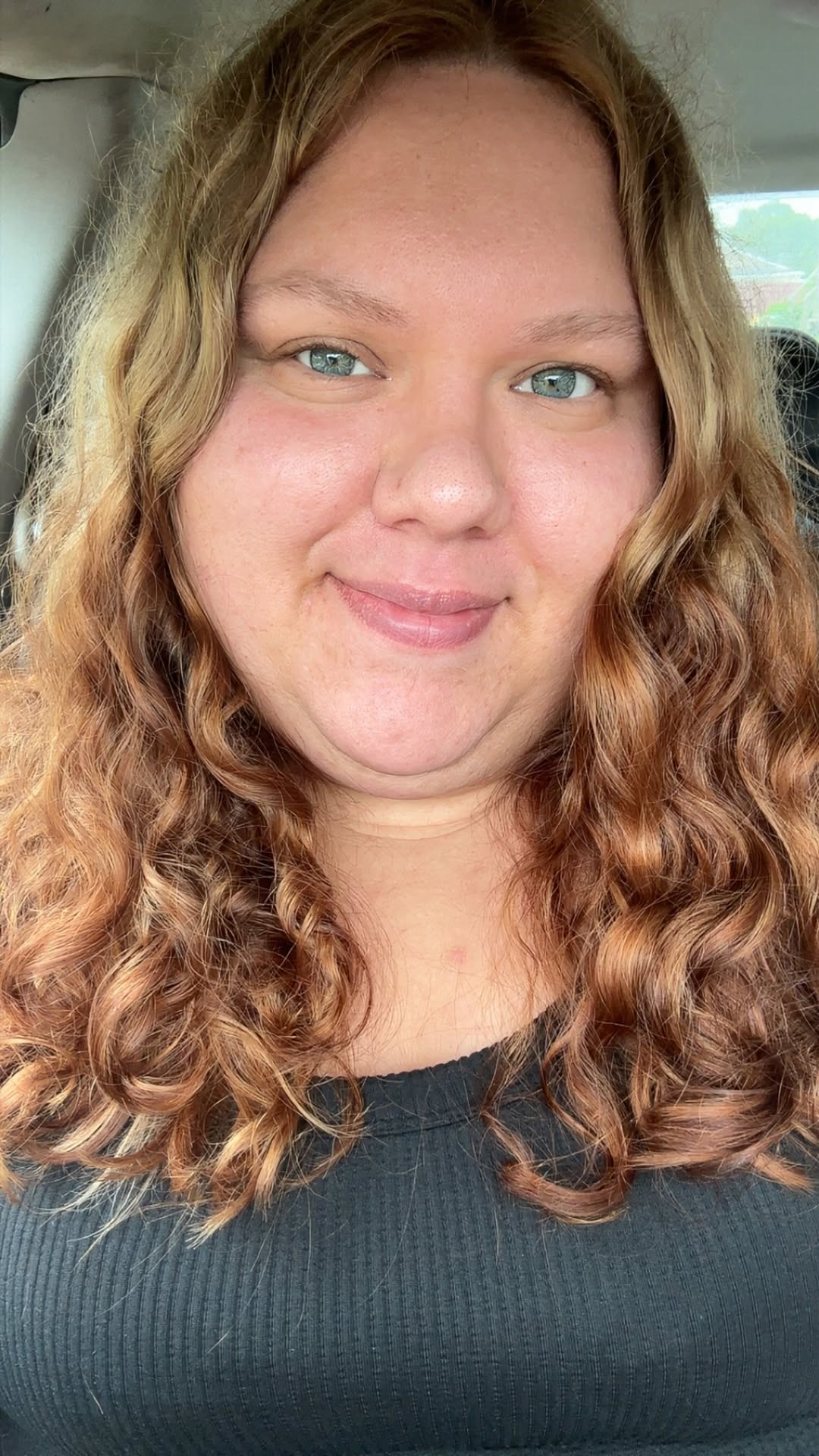 Happy birthday to Tabby, one of our service team members. We hope your day is filled with smiles, la 