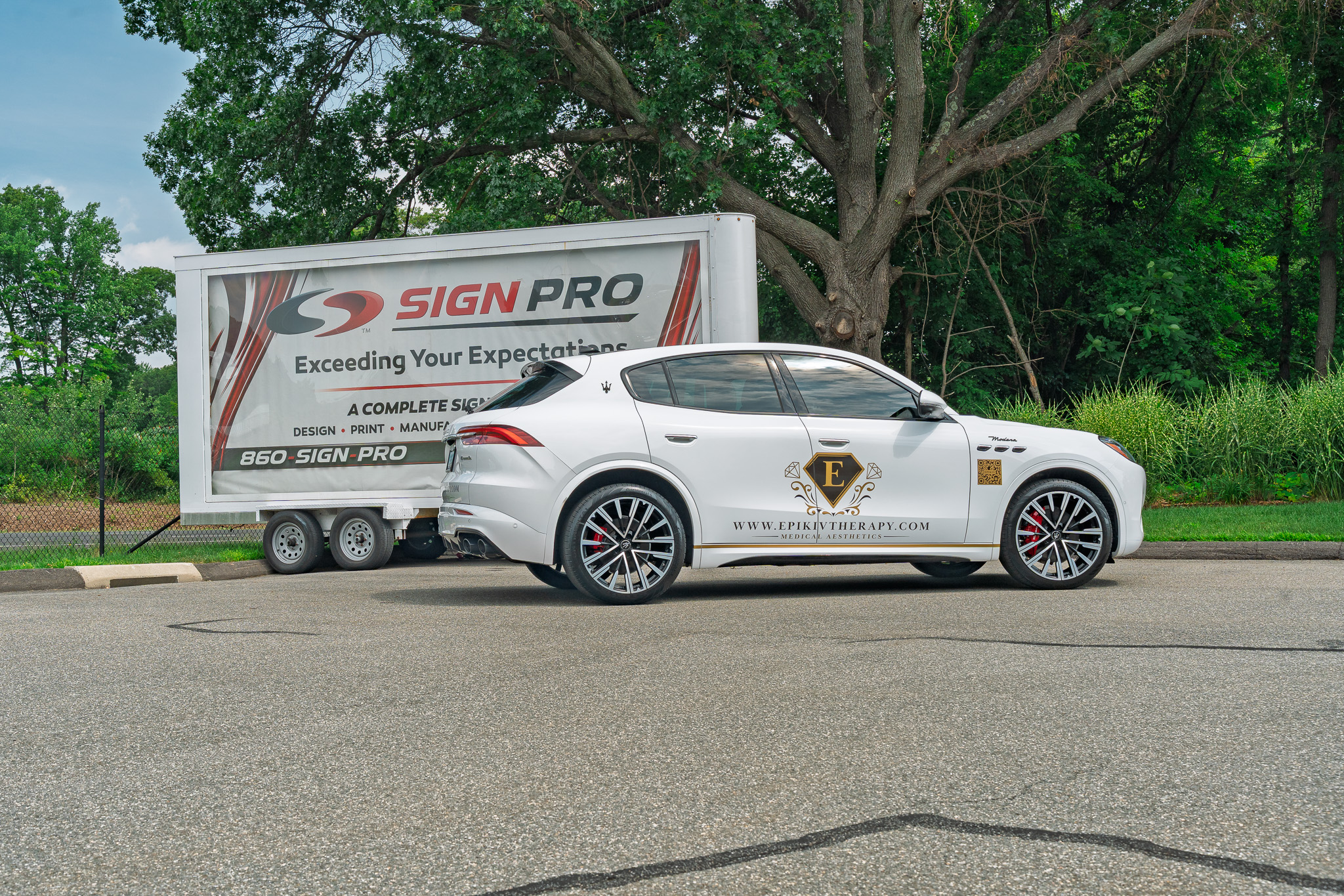 Custom vehicle graphics package for EPIK IV Therapy on a Maserati Grecale.