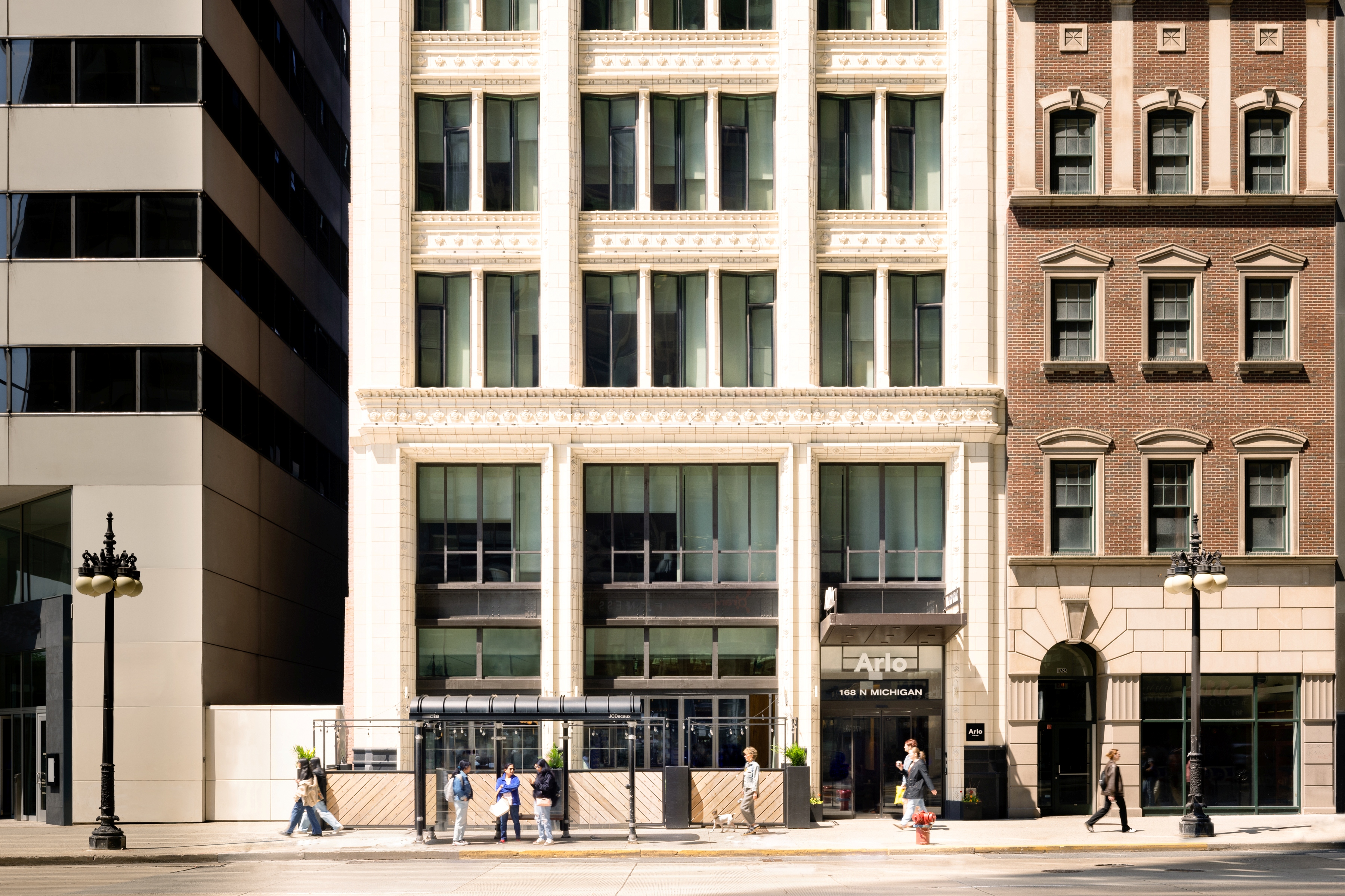 Arlo Chicago Entrance 